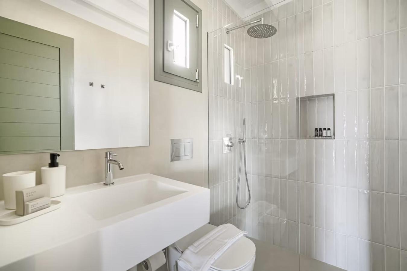 Niriides Resort Гитио Екстериор снимка