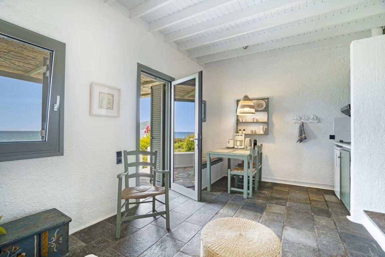Niriides Resort Гитио Екстериор снимка