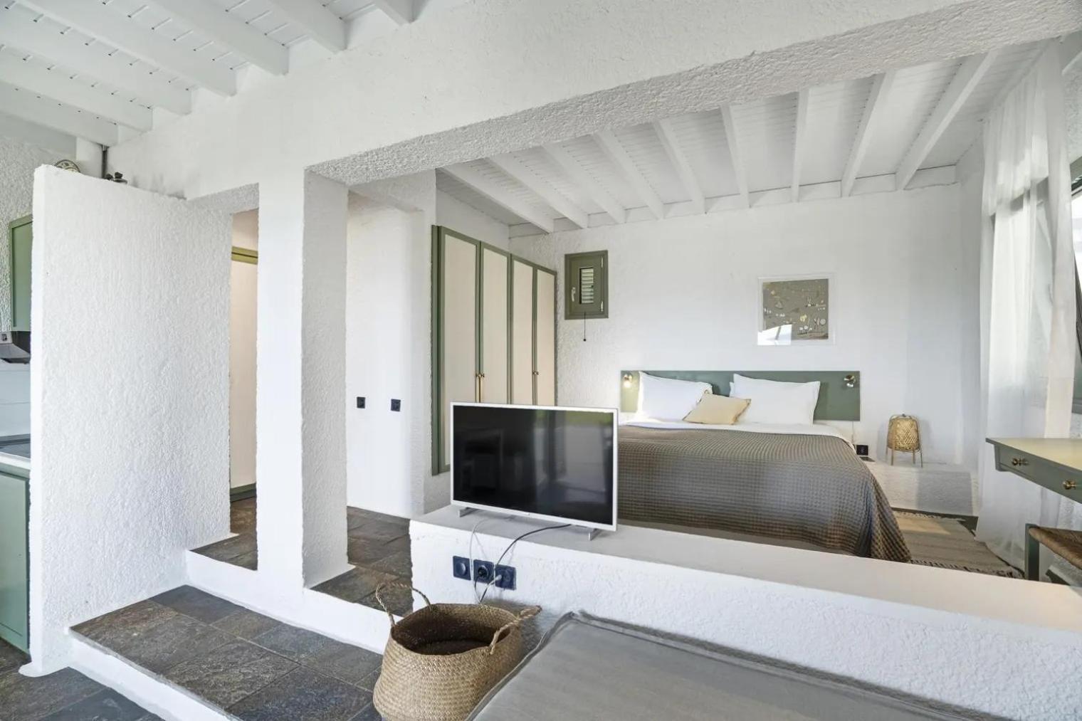 Niriides Resort Гитио Екстериор снимка