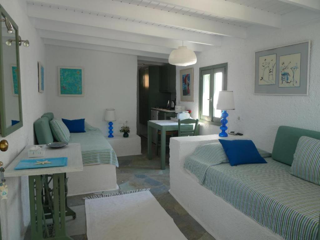 Niriides Resort Гитио Стая снимка